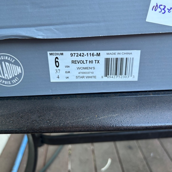 Palladium Revolt Hi Top Sneakers White Black Chunky Sole US 6 EU 37 NWB - Picture 7 of 7